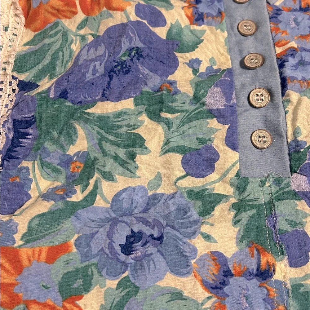 POL Boho Floral Patchwork Blouse Blue Chambray Crochet Lace 1/4 Button L
V - Picture 13 of 14